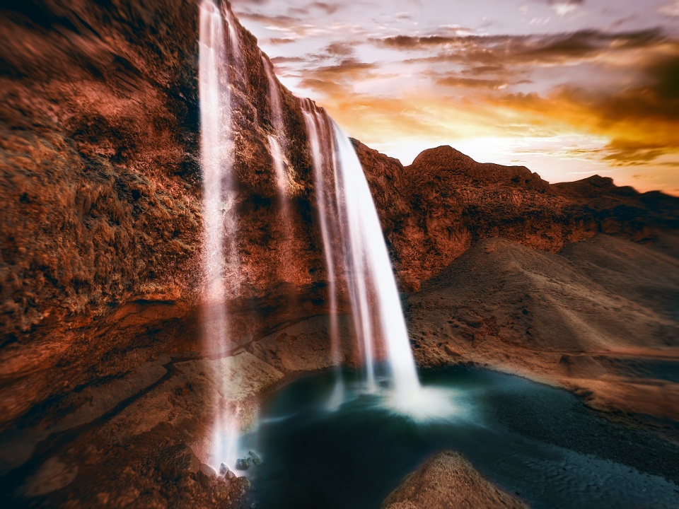 Seljalandsfoss Waterfall - Islândia [ Ver Imagem Original ]