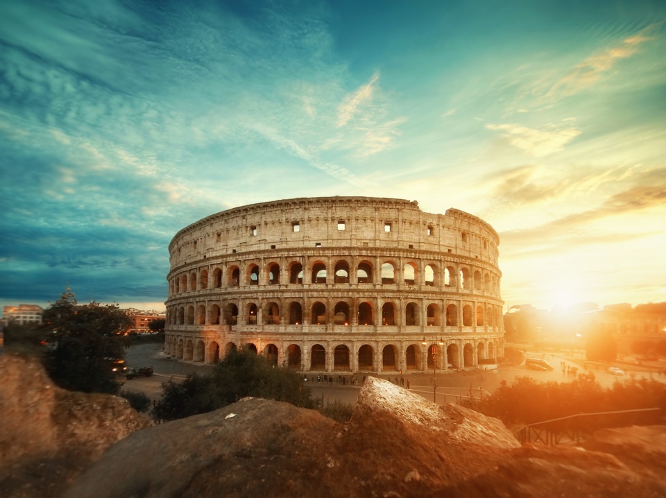 Coliseu - Roma [ Ver imagem original ]